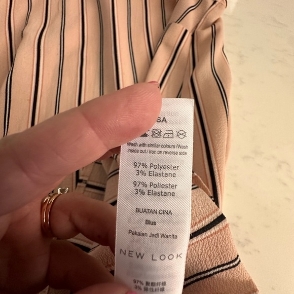 NEW LOOK from ASOS CURVE Light pink sleeveless blouse size US 18 striped - Picture 7 of 7